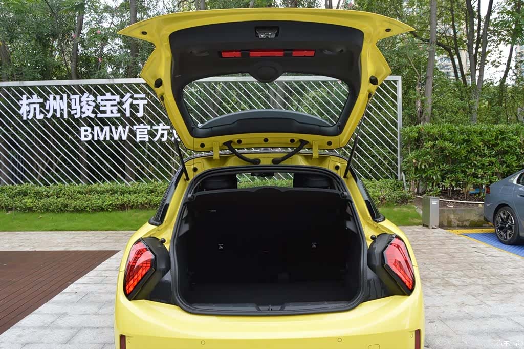 Mini Cooper, 2024 6