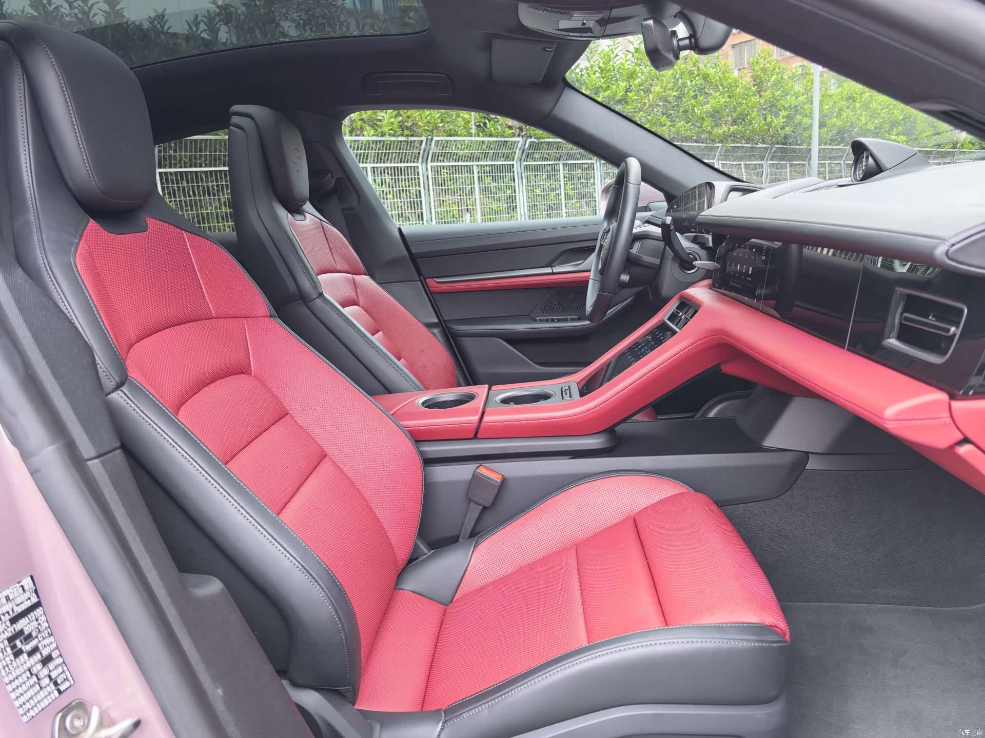 Porsche Taycan, 2025 13
