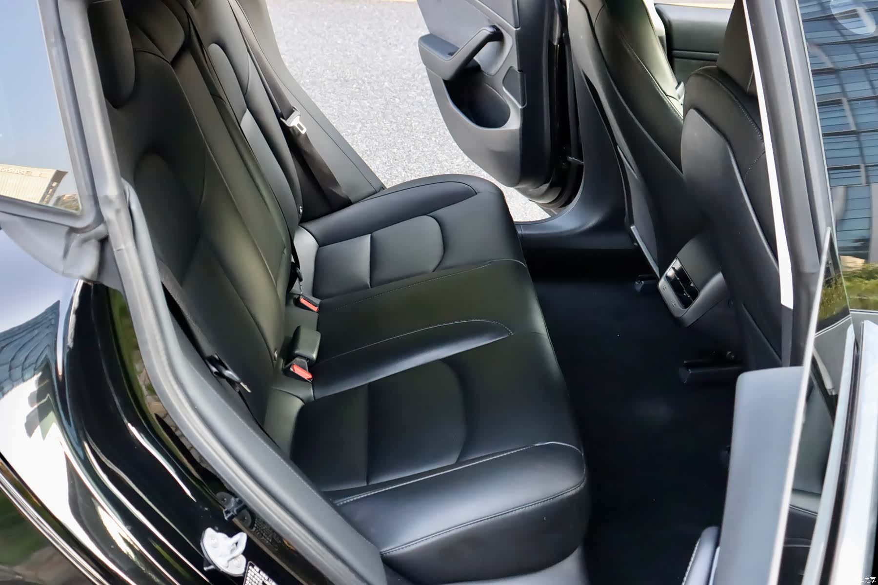 Tesla Model 3, 2020 13