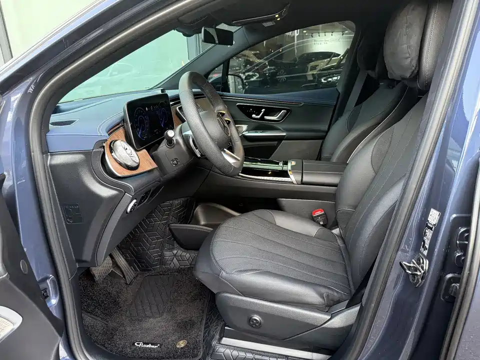 Mercedes-Benz EQE SUV