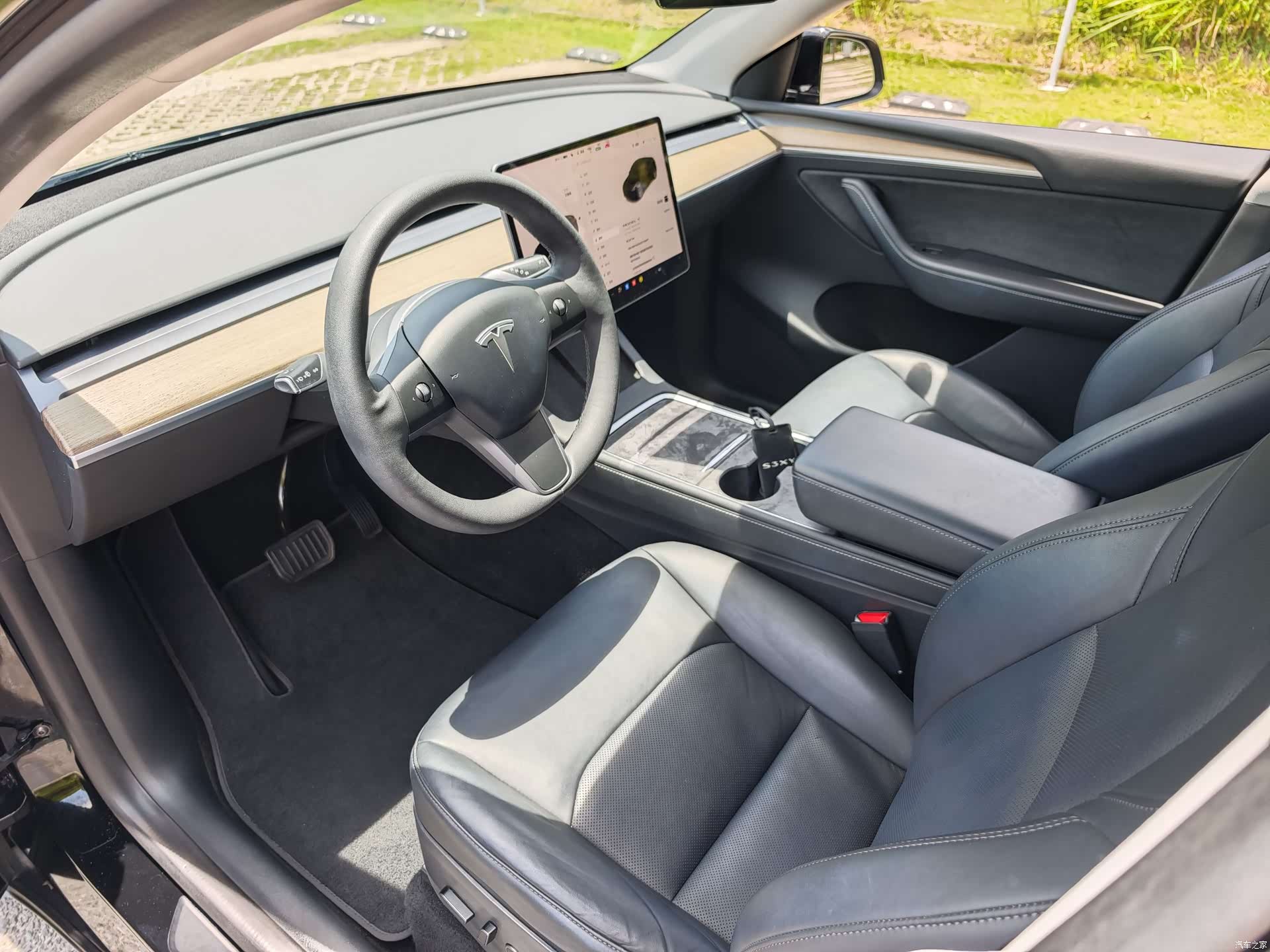 Tesla Model Y, 2023 13