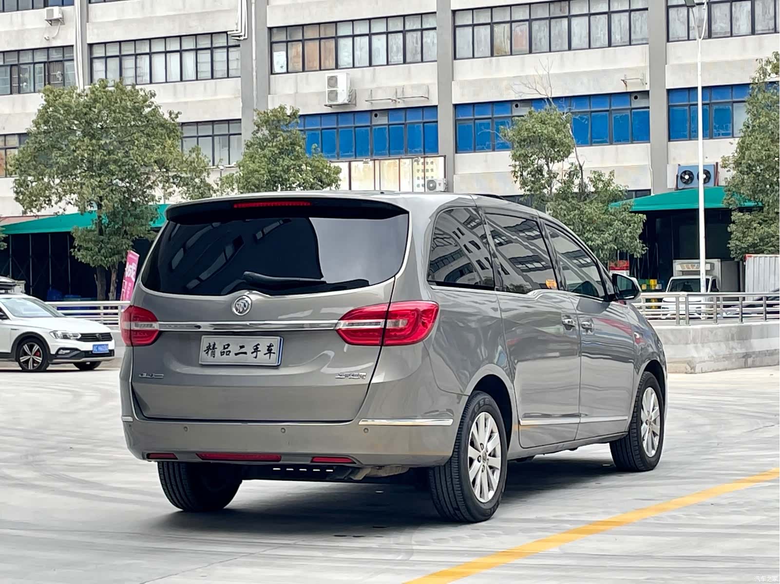 Buick GL8, 2020 6