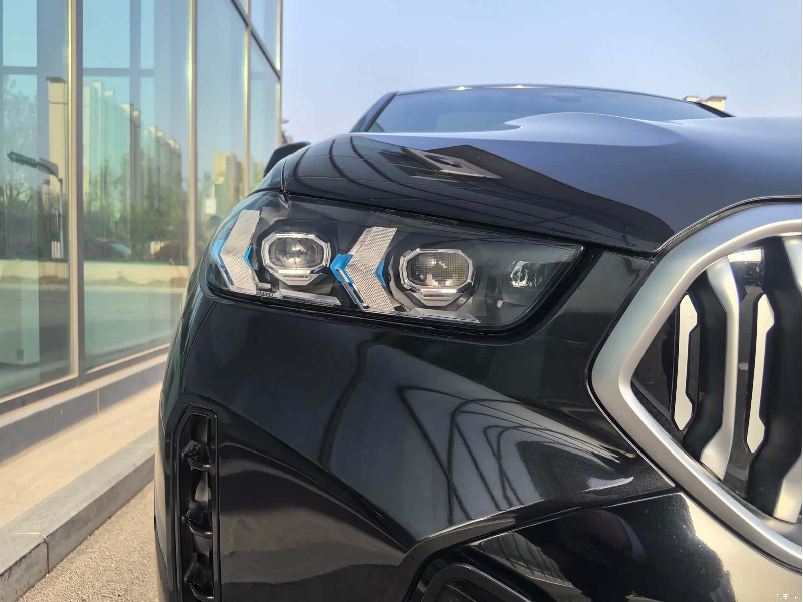 BMW X6, 2025 11
