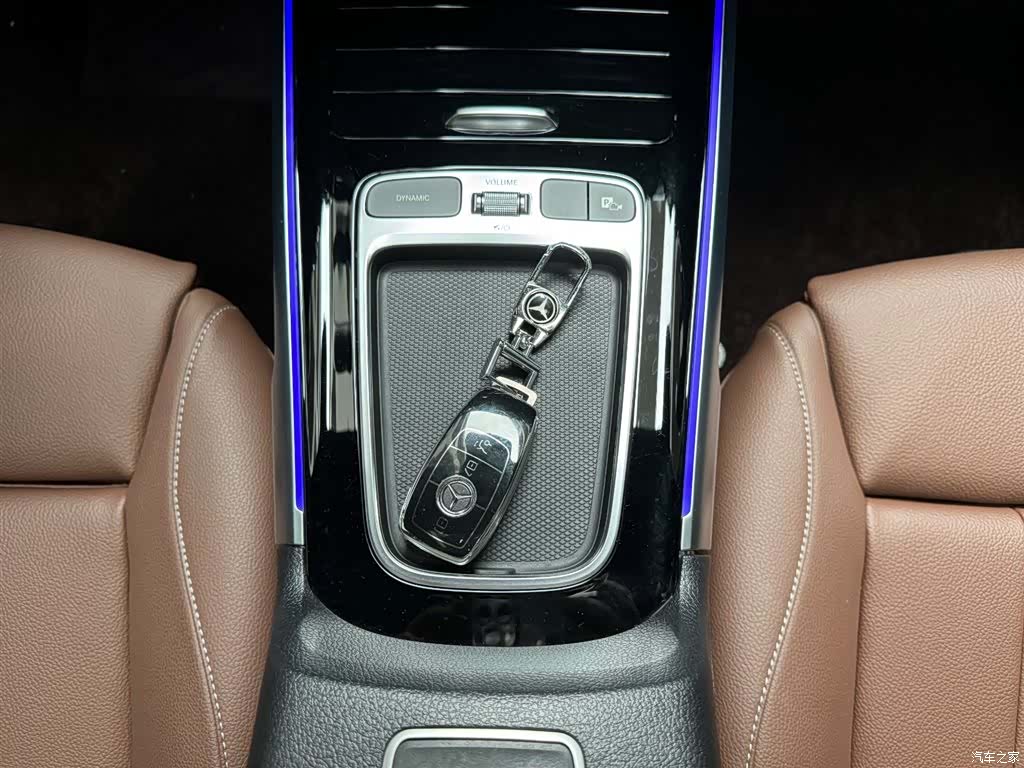 Mercedes-Benz GLB, 2025 15