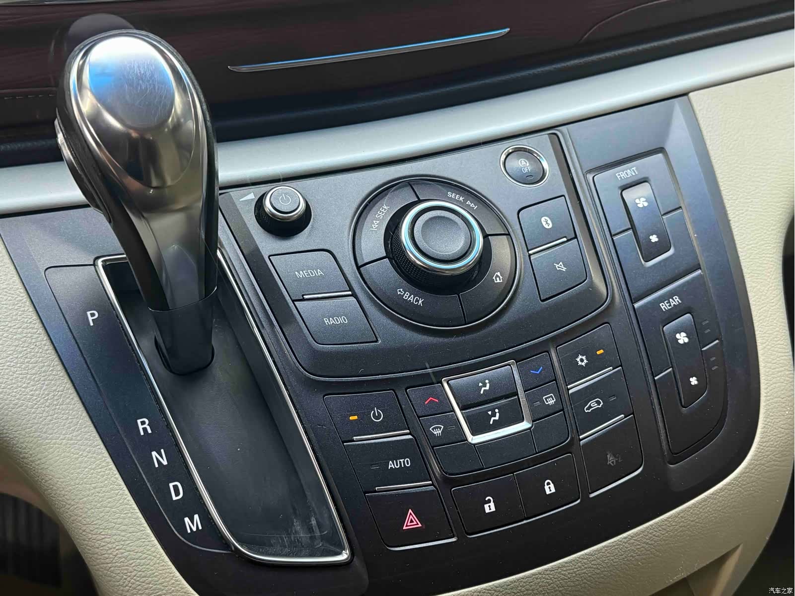 Buick GL8, 2019 14