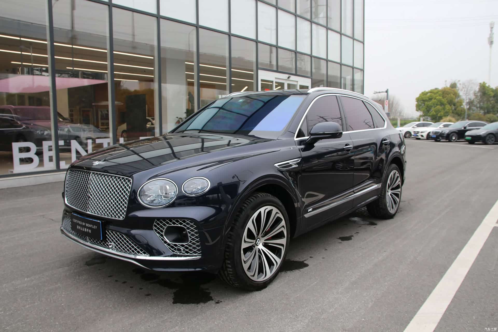 Bentley Bentayga, 2022 1
