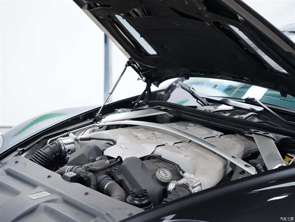 Aston Martin DBS, 2010 54