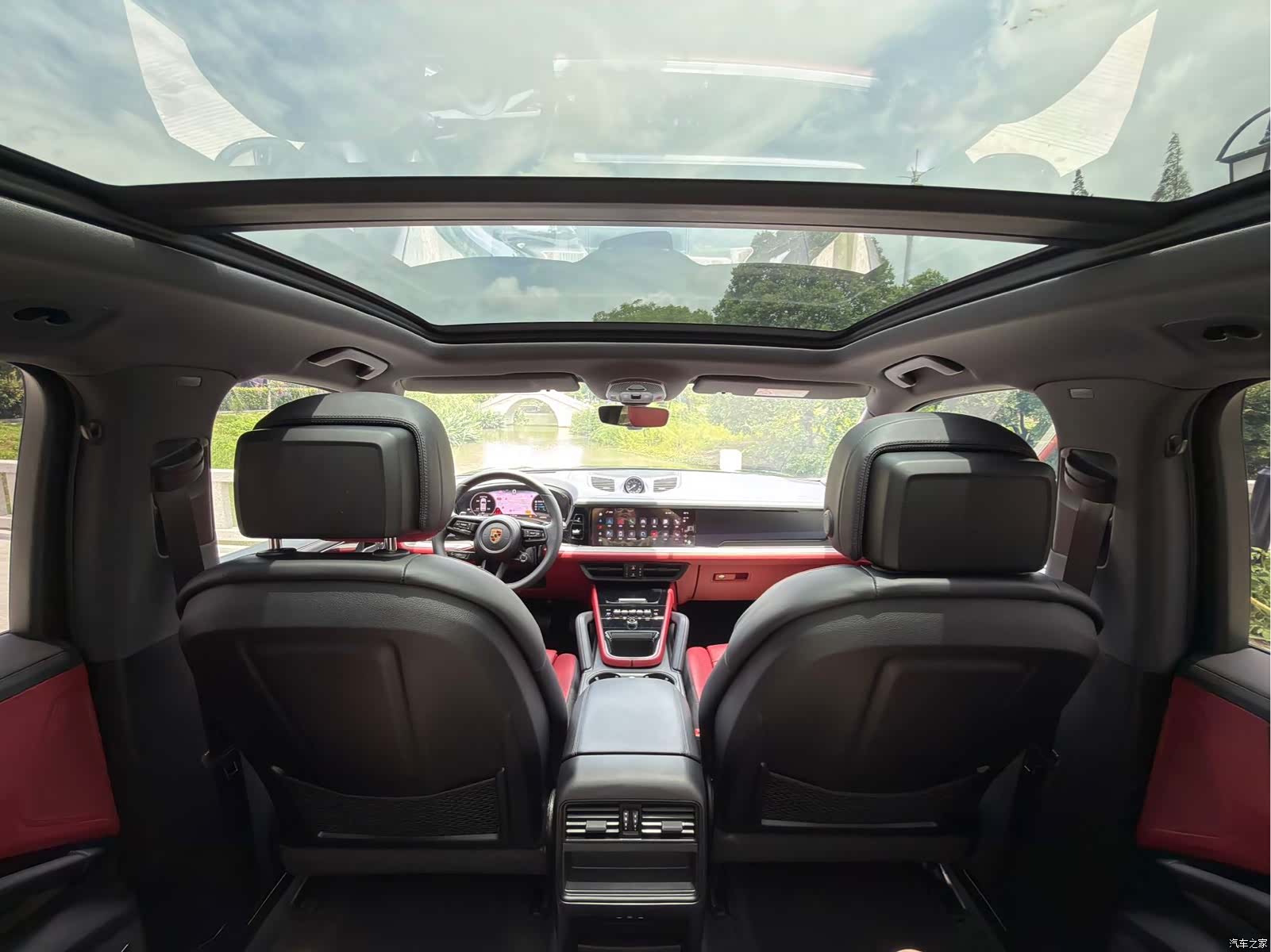 Porsche Cayenne, 2024 11