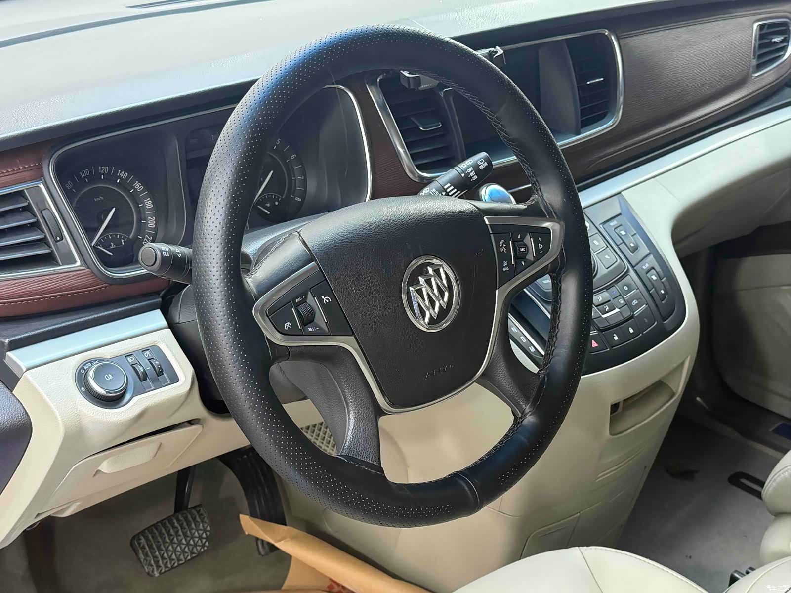 Buick GL8, 2019 все фото