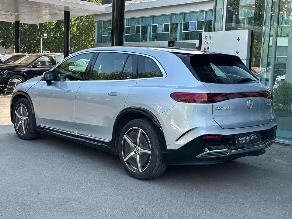 Mercedes-Benz EQS SUV