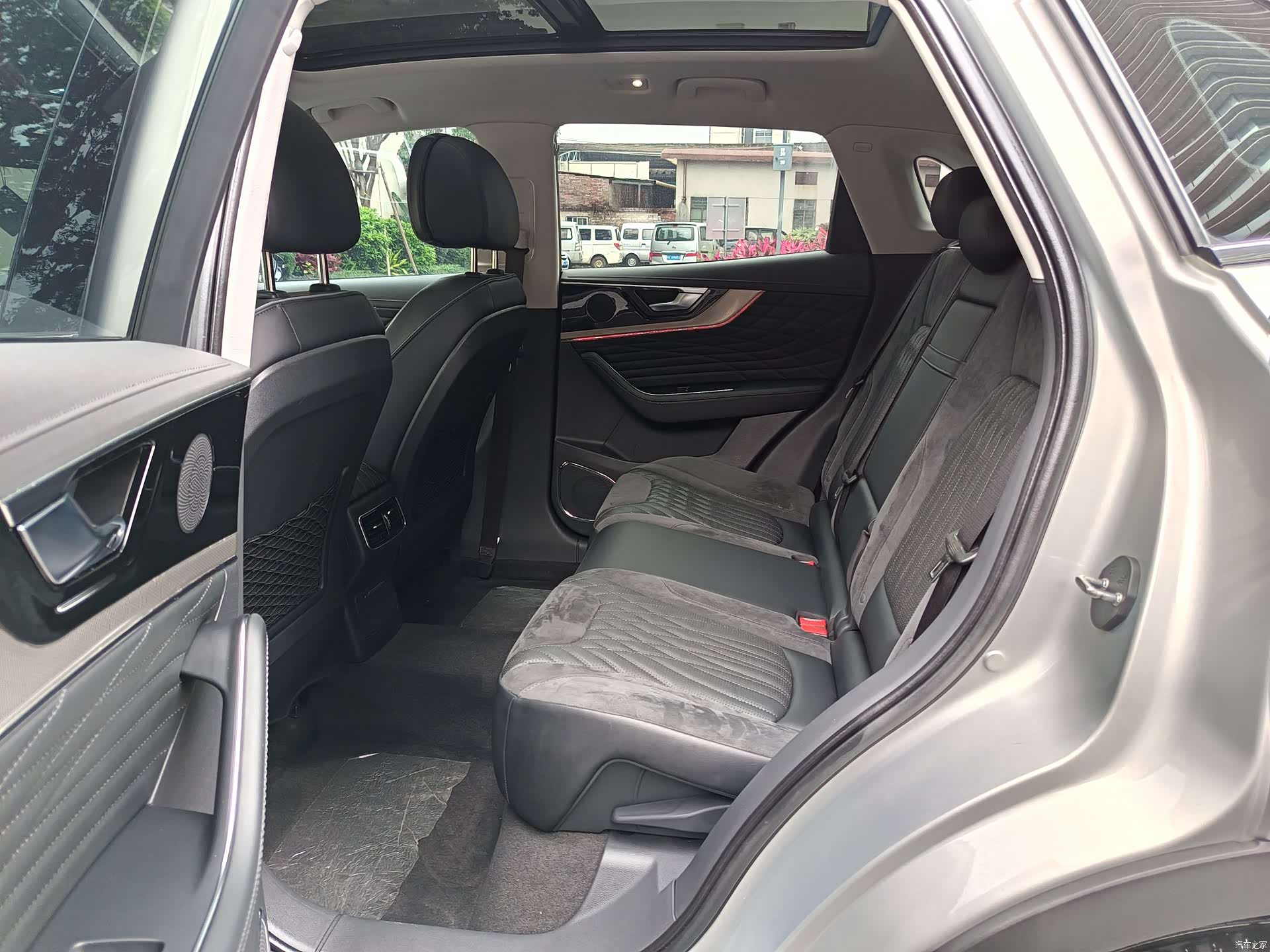 Hongqi HS5, 2022 8