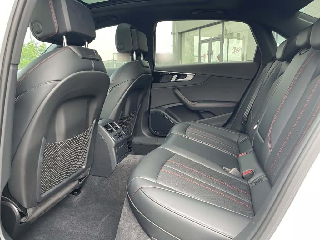 Audi A4L, 2025 15