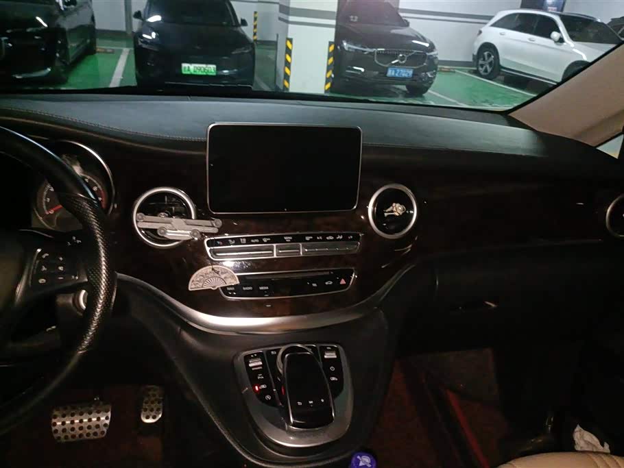 Mercedes-Benz V-class