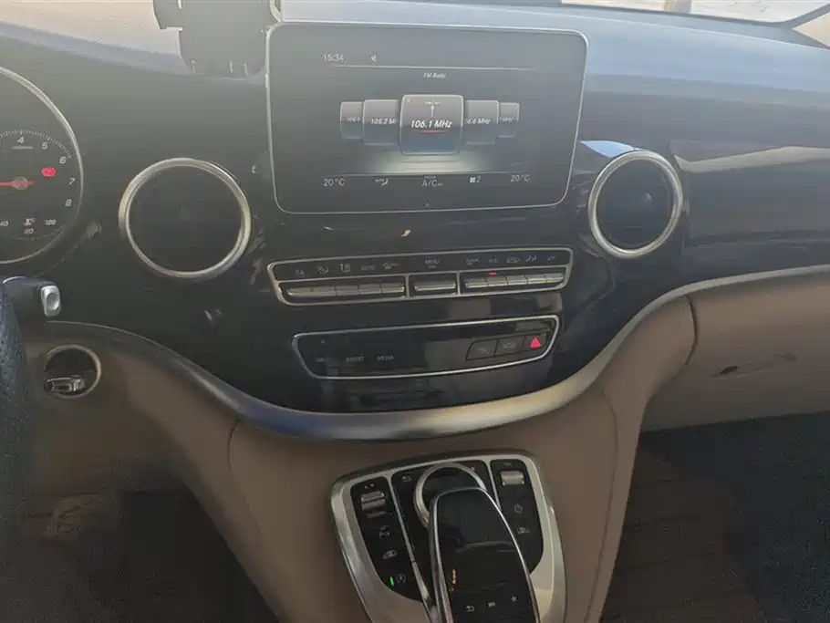 Mercedes-Benz V-class