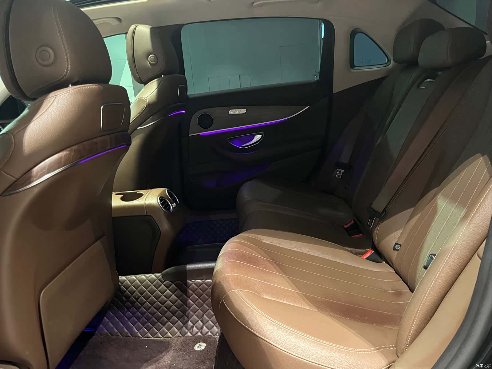 Mercedes-Benz E-Class, 2019 12