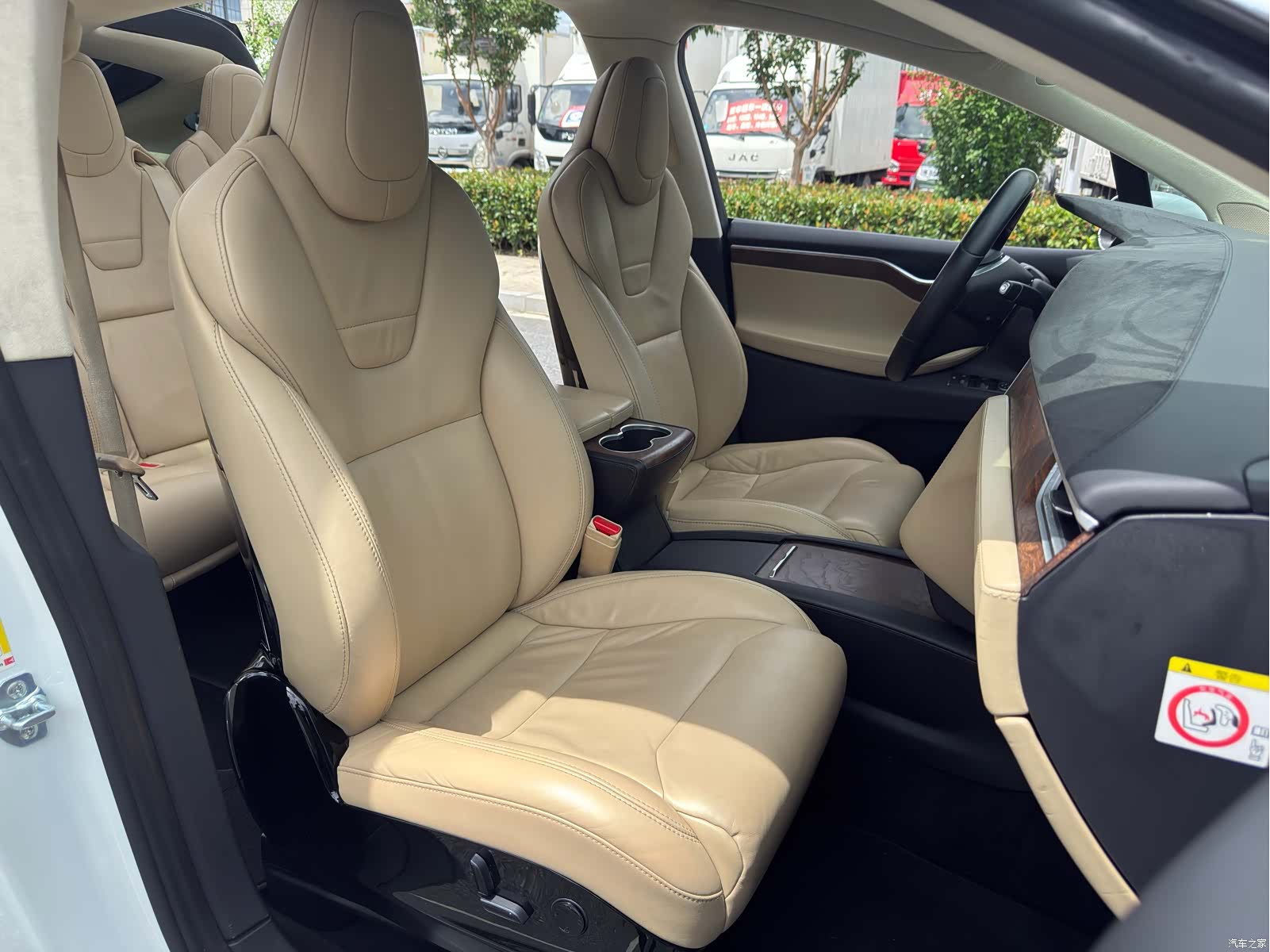 Tesla Model X, 2017 22