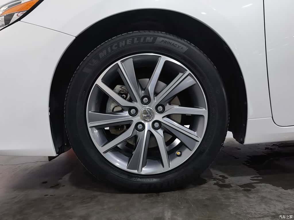 Lexus ES, 2017 17