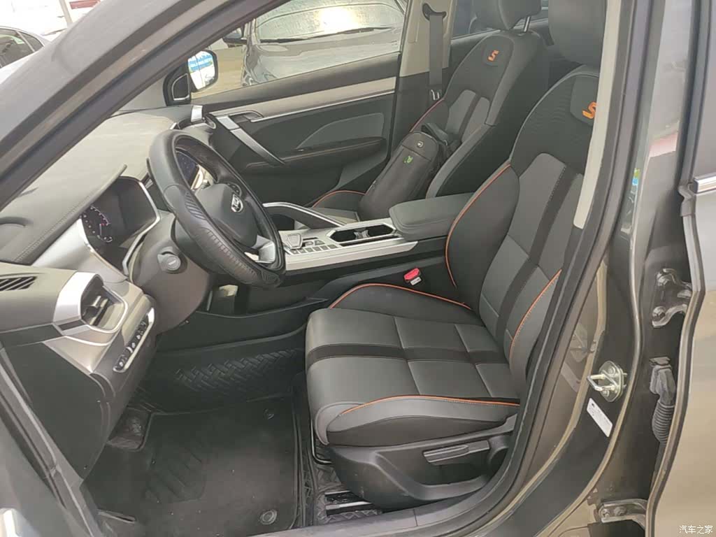 Geely Coolray, 2024 15