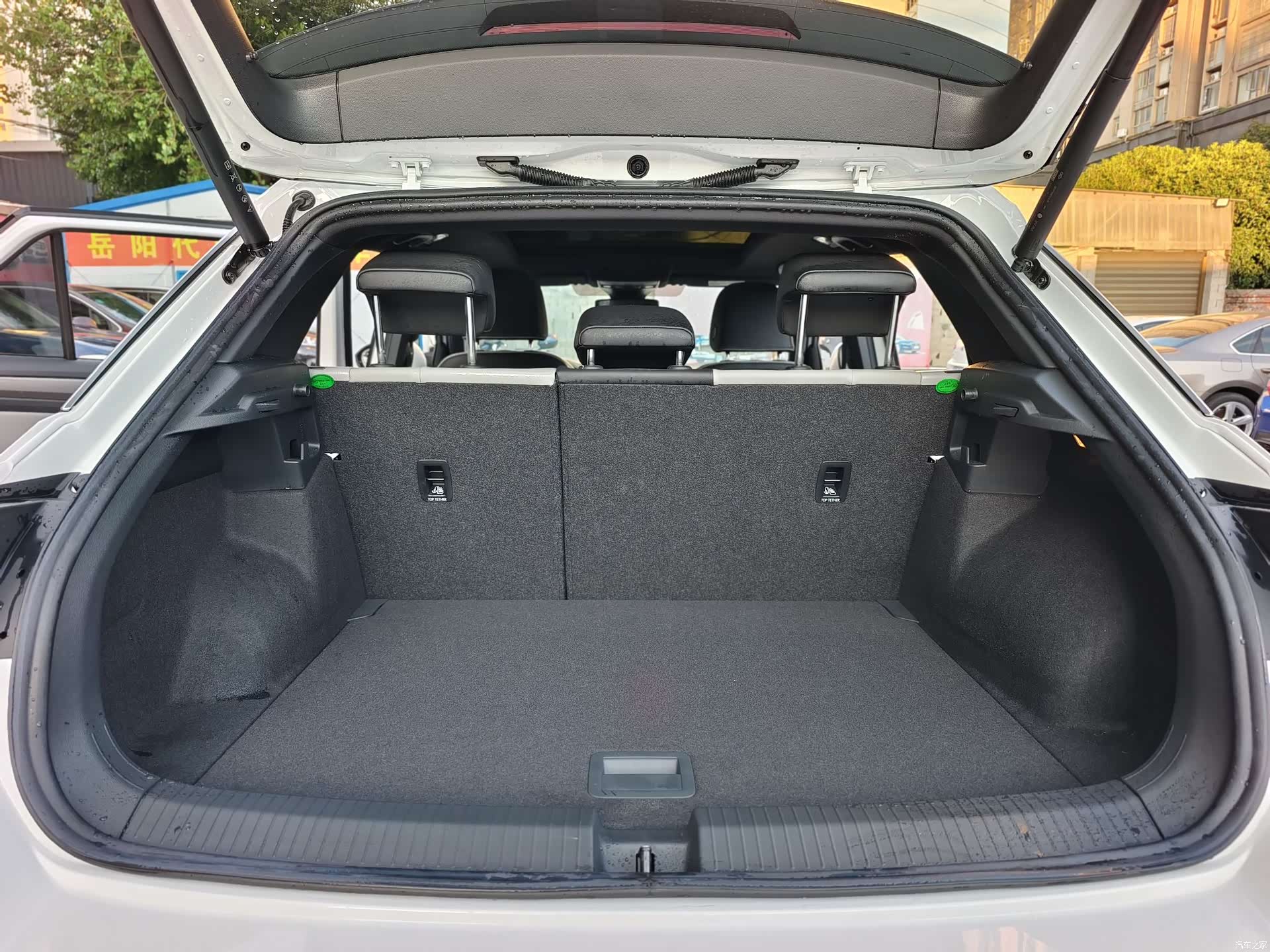 Volkswagen T-ROC, 2024 18