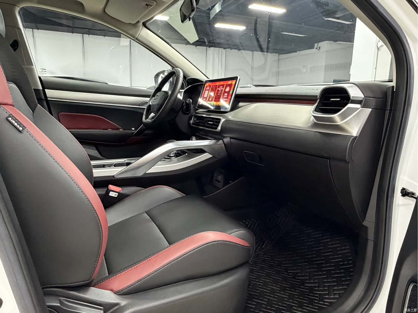 Geely Coolray, 2022 18