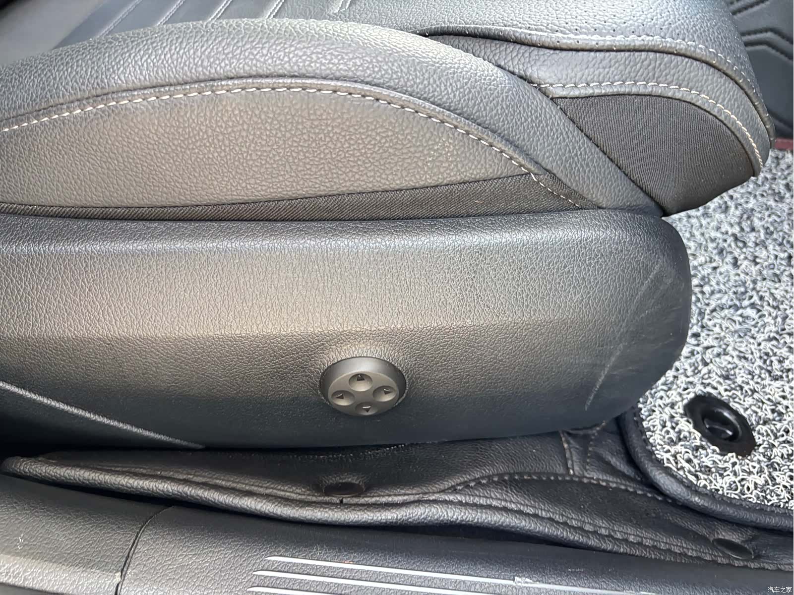Mercedes-Benz C-Class, 2024 15