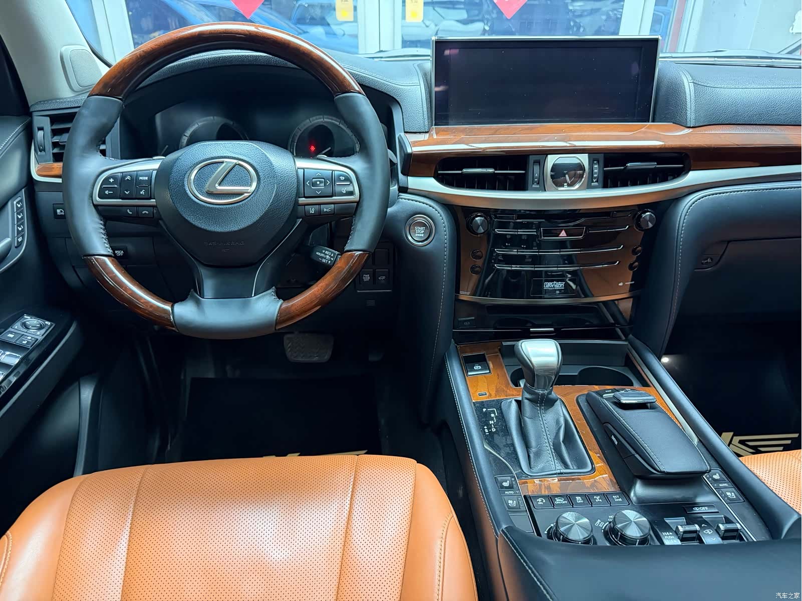 Lexus LX, 2019 18