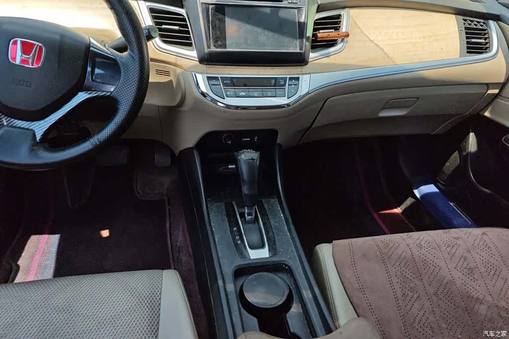 Honda Jade, 2014 16