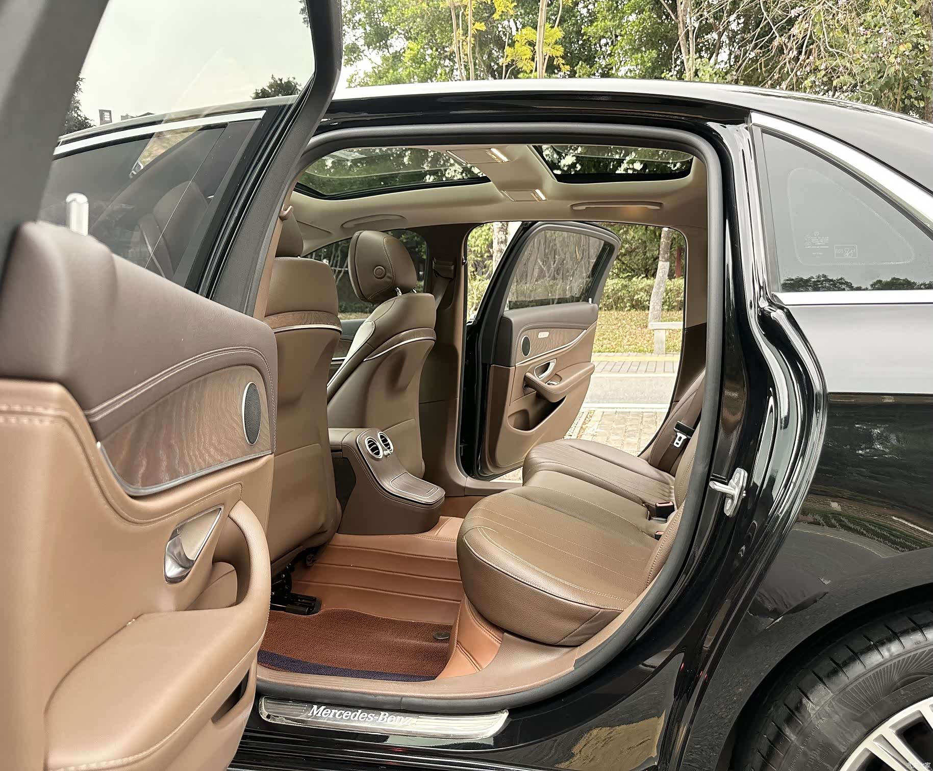 Mercedes-Benz E-Class, 2022 11