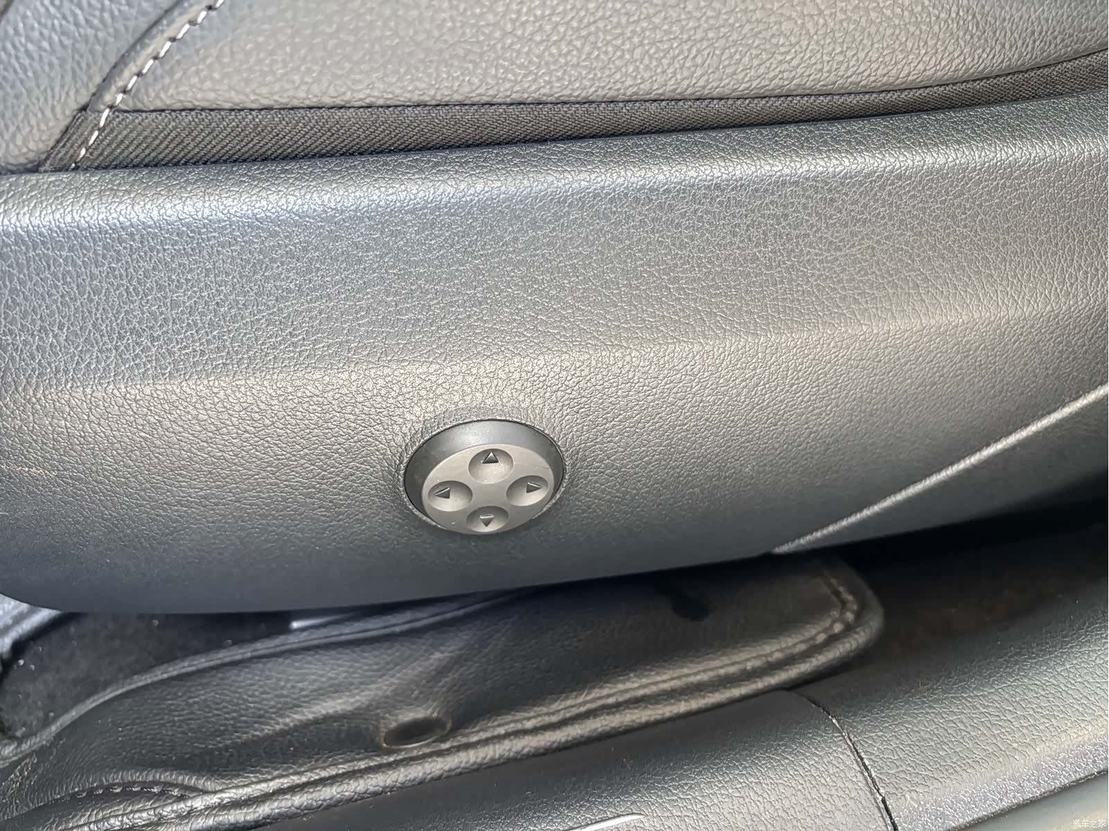 Mercedes-Benz C-Class, 2024 33