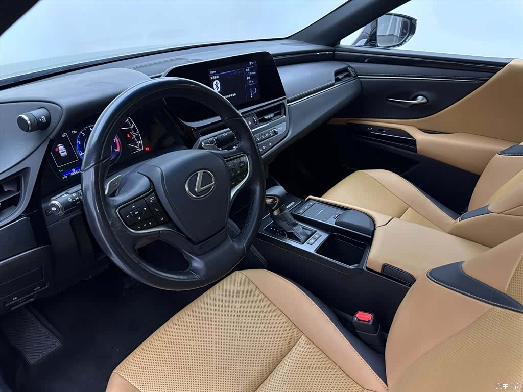 Lexus ES, 2022 17