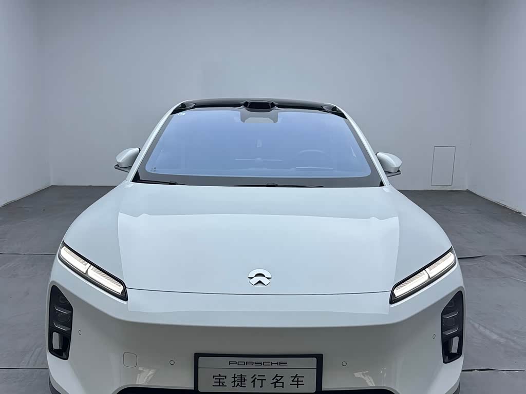 NIO ET5