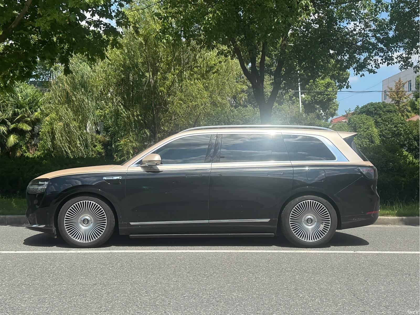 AITO M9, 2025 4