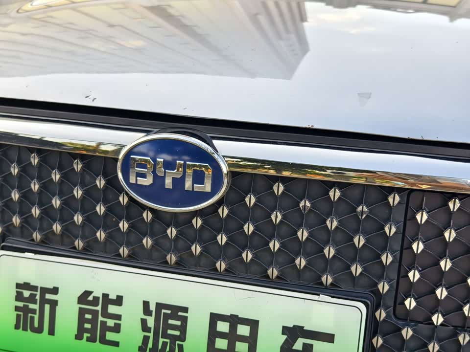 BYD e2