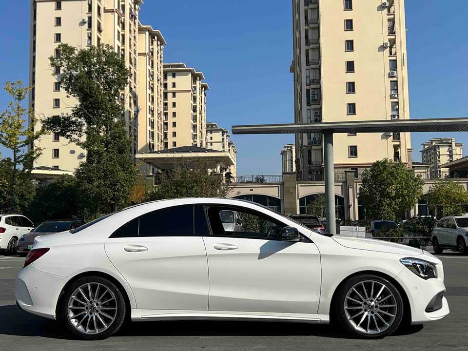Mercedes-Benz CLA