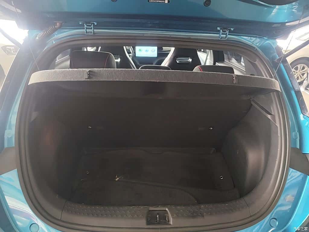 BYD Dolphin, 2023 19