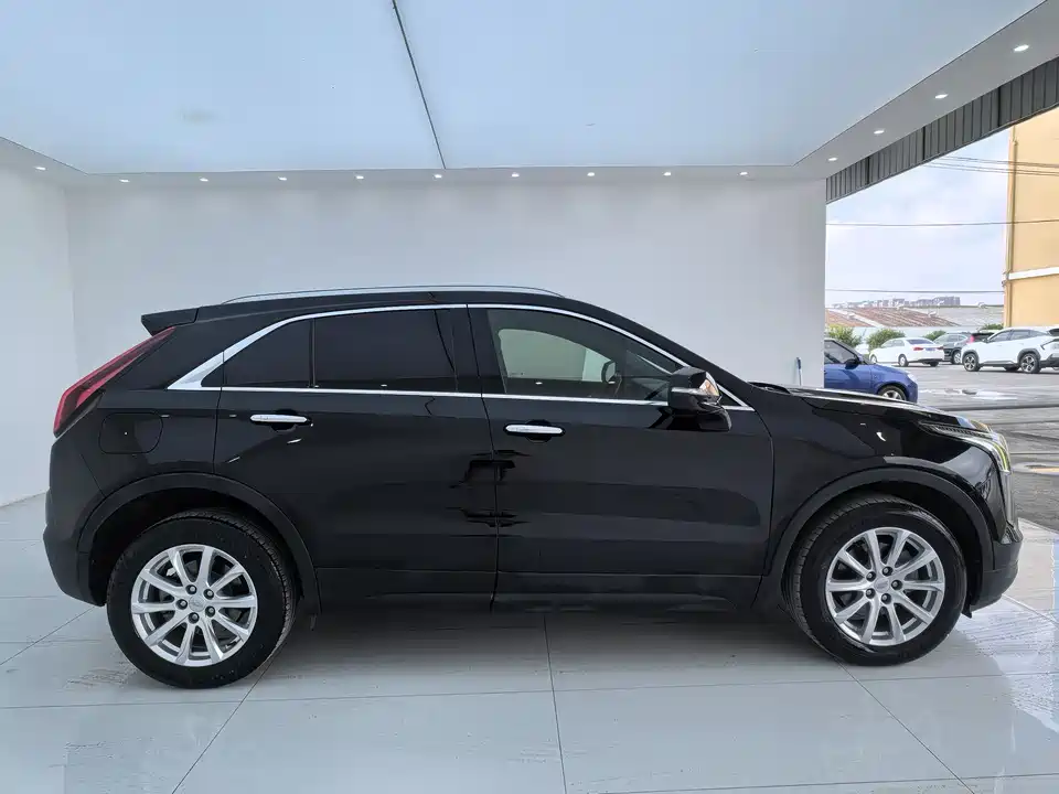 Cadillac XT4