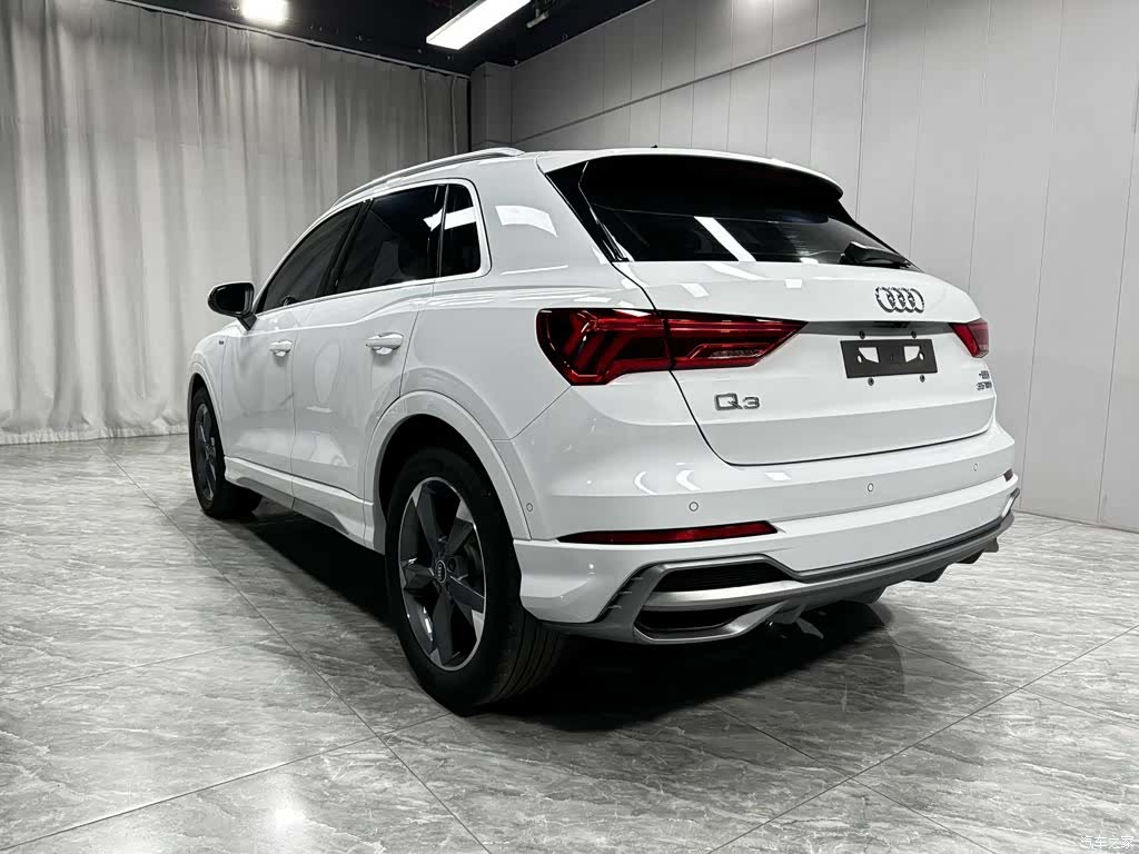 Audi Q3, 2022 6