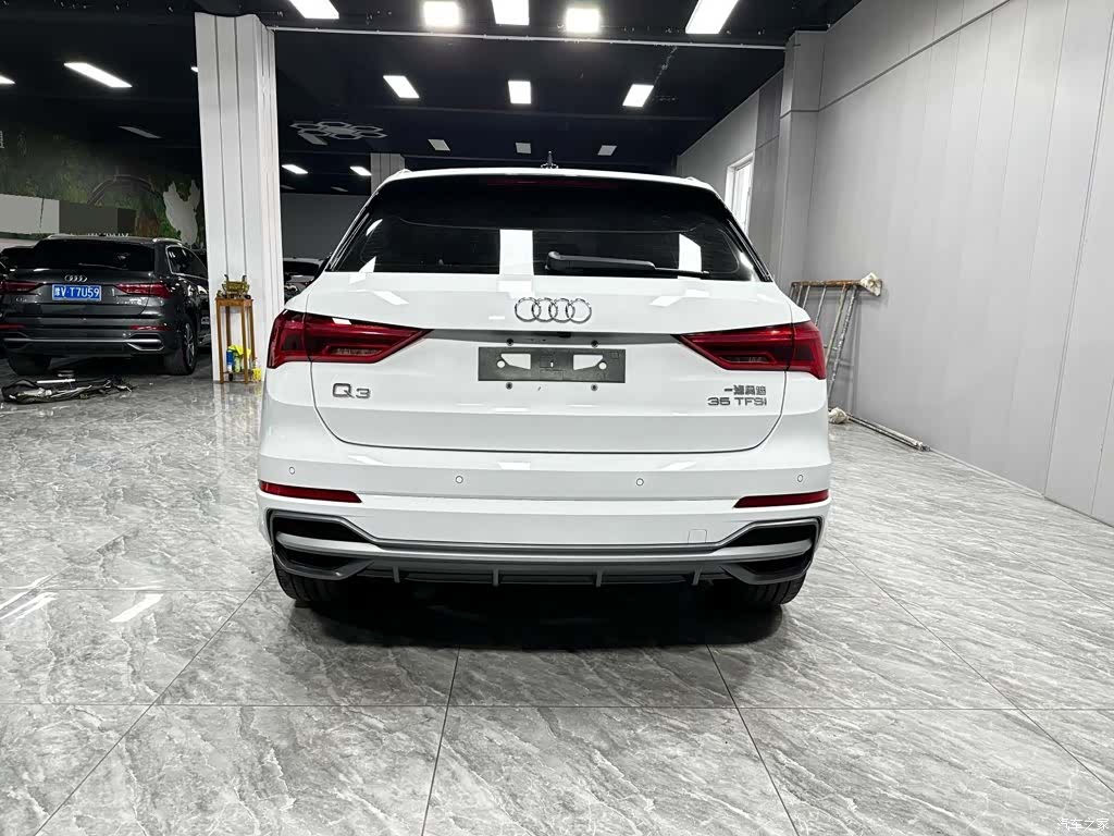 Audi Q3, 2022 все фото