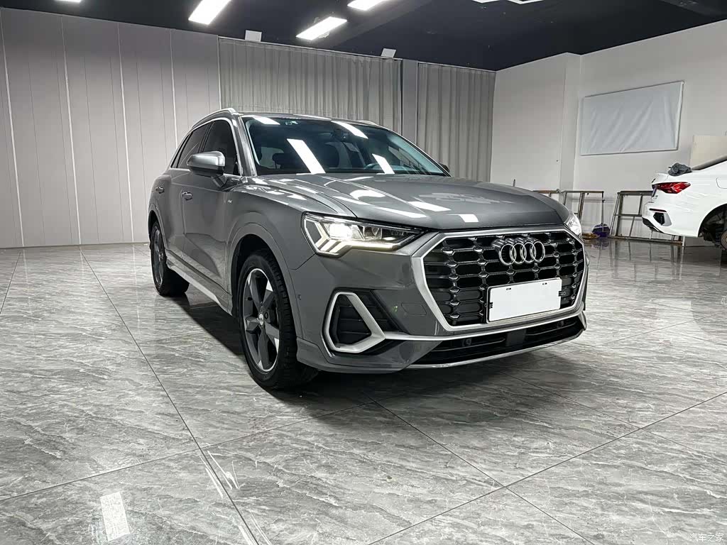 Audi Q3, 2022 3