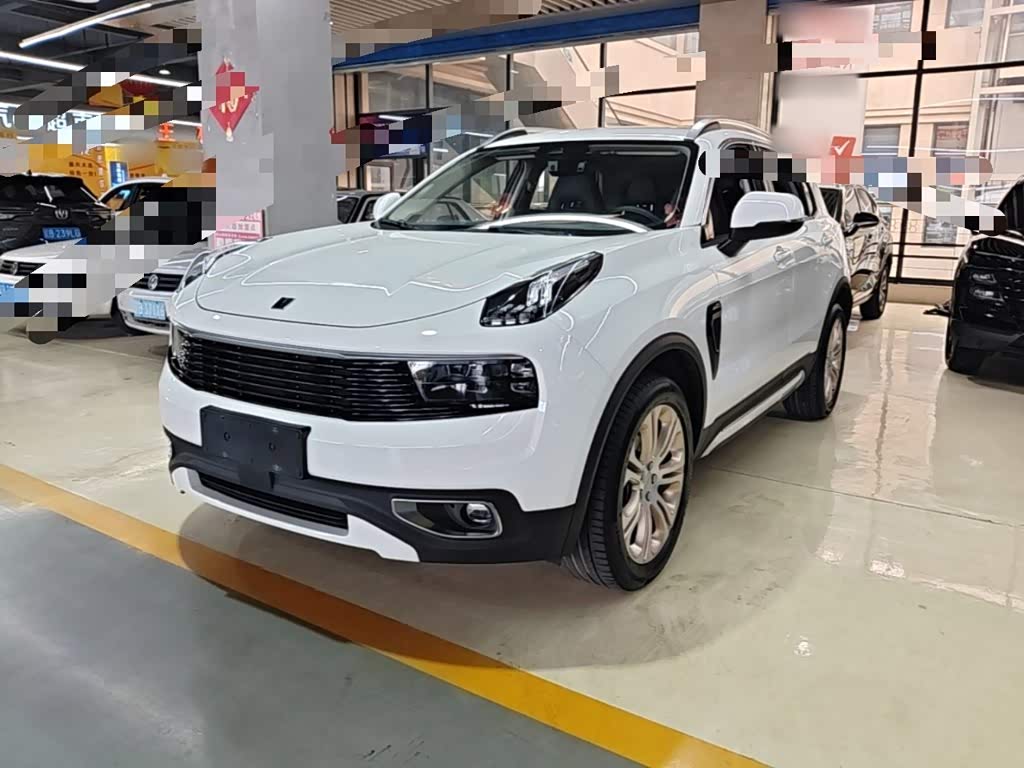 Lynk & Co 01
