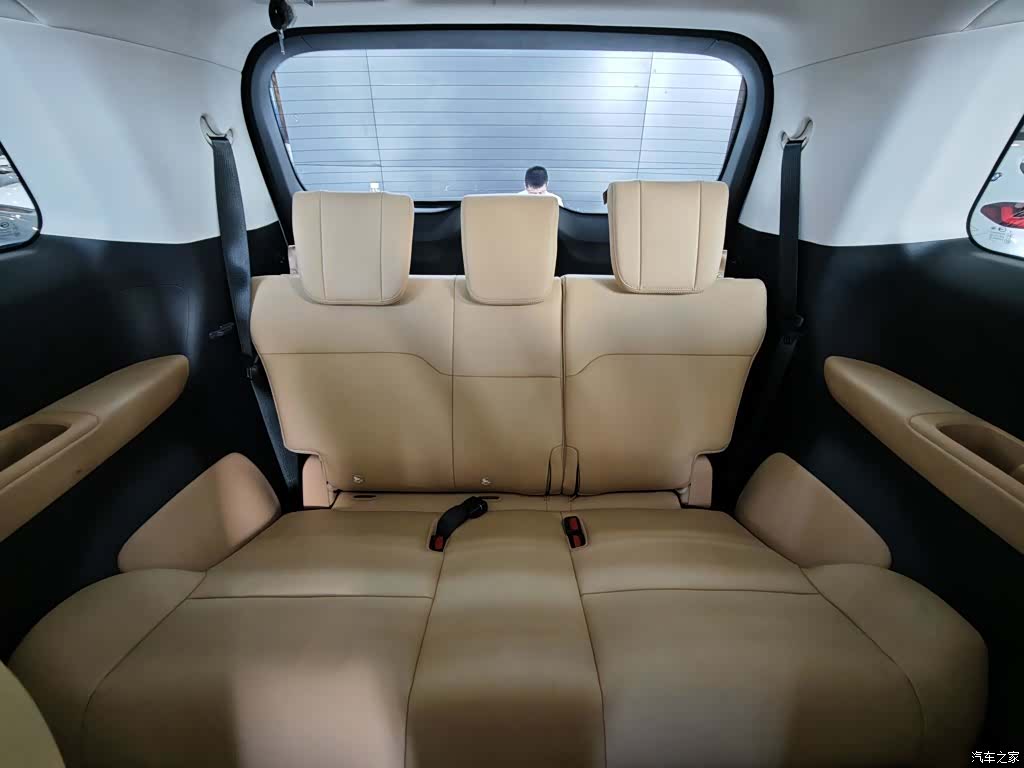 Trumpchi E8, 2024 27