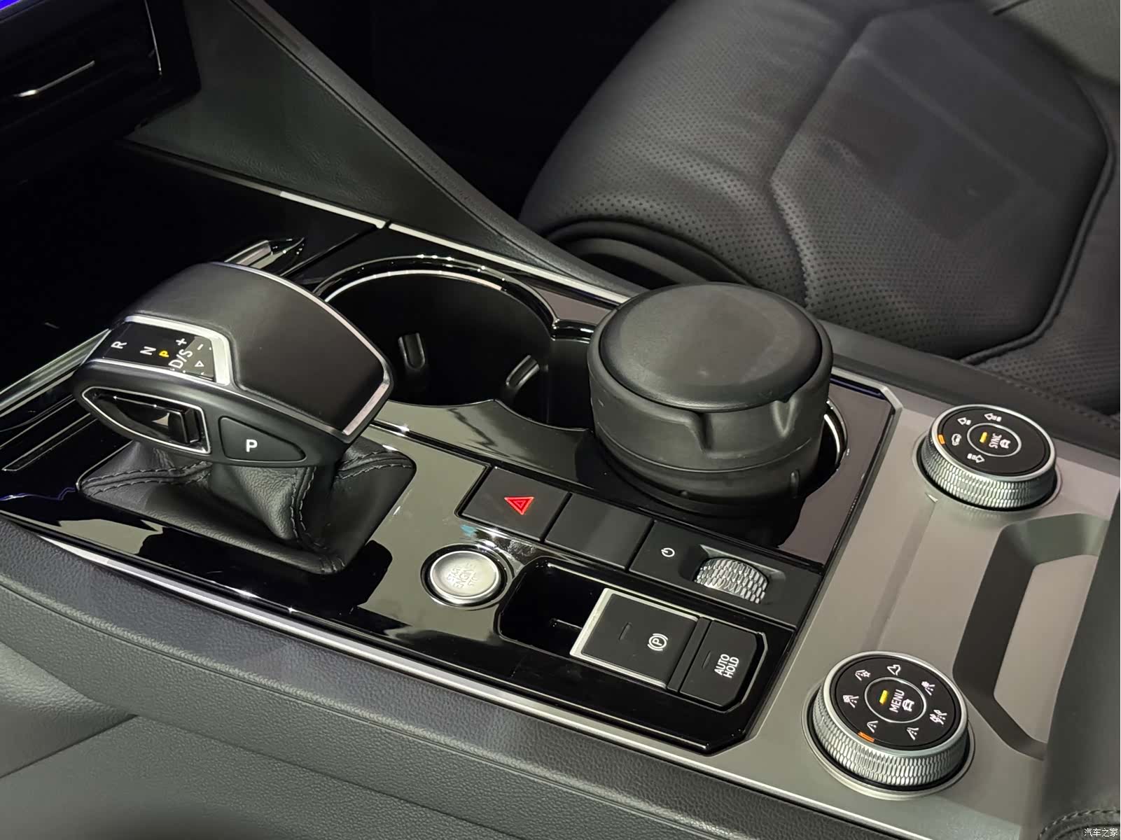 Volkswagen Touareg, 2019 10