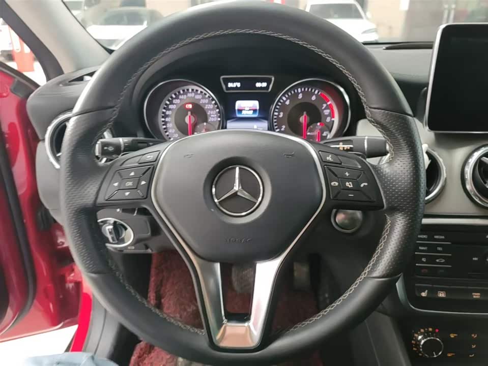 Mercedes-Benz GLA