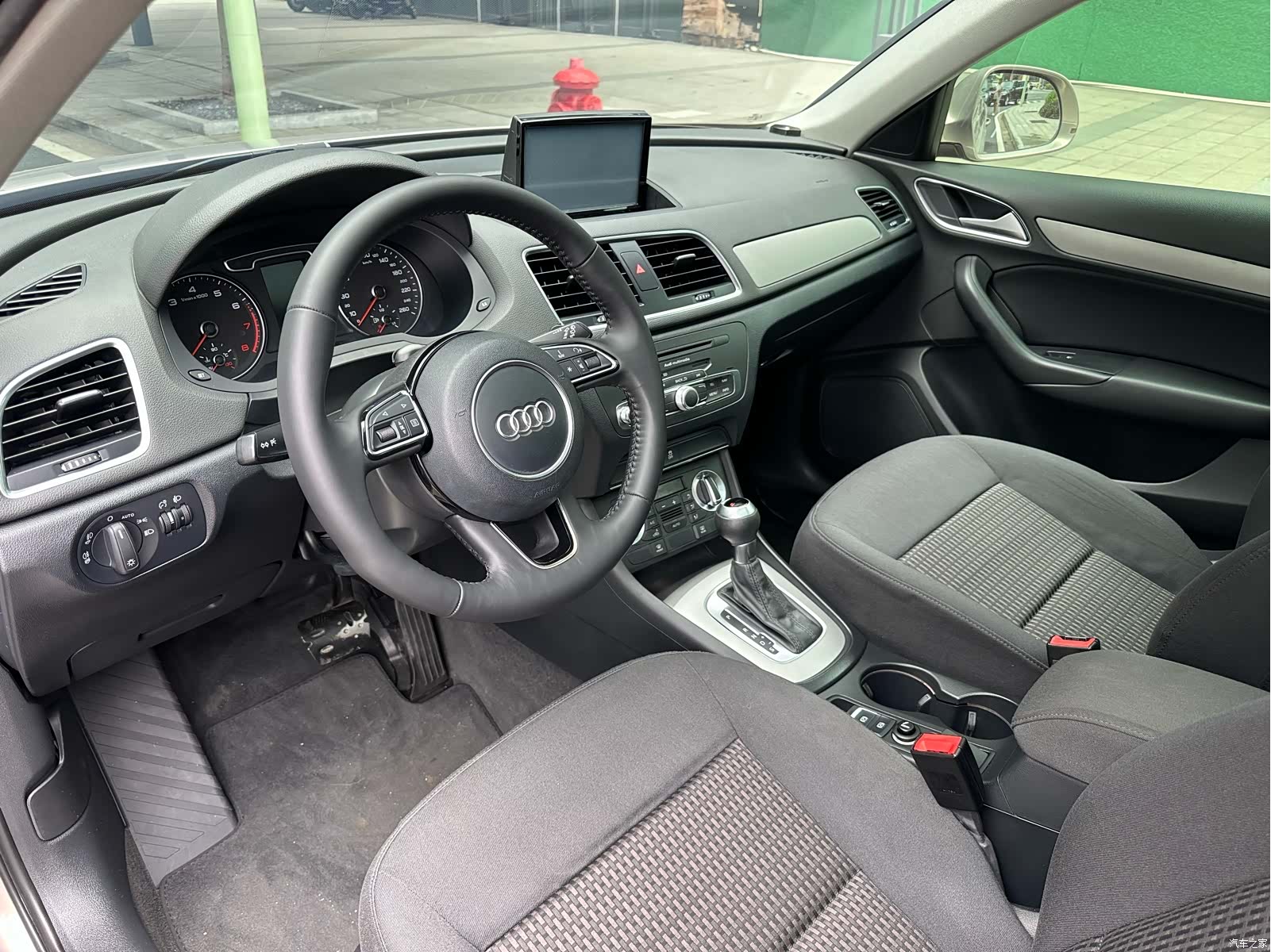 Audi Q3, 2015 10