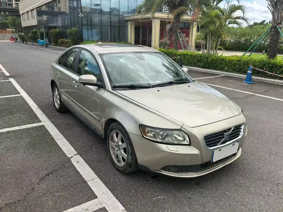Volvo S40