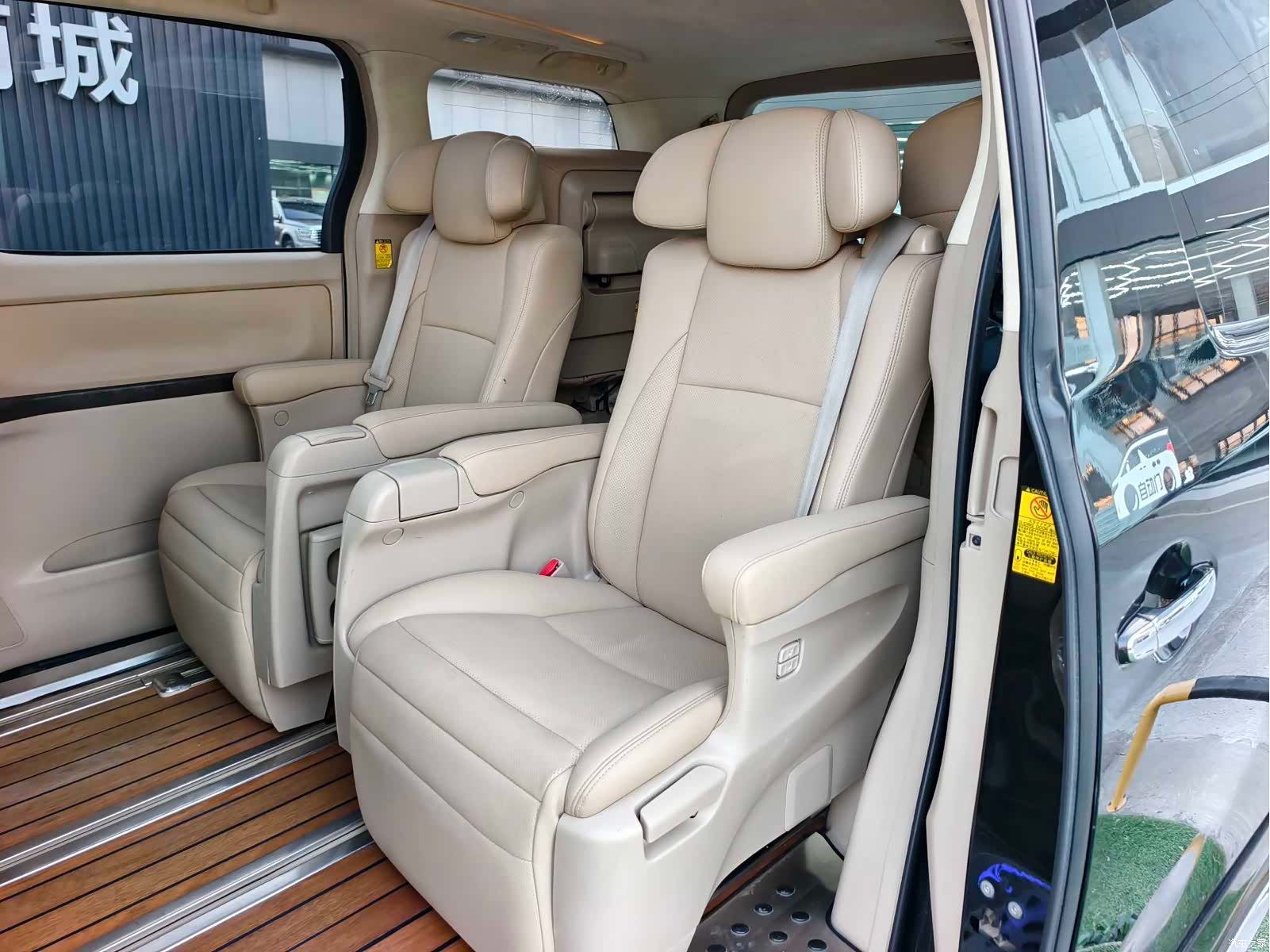 Toyota Alphard, 2011 7
