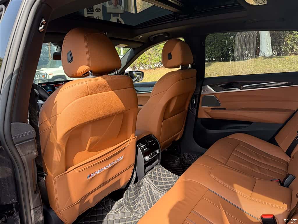 BMW 6 Series GT, 2024 9