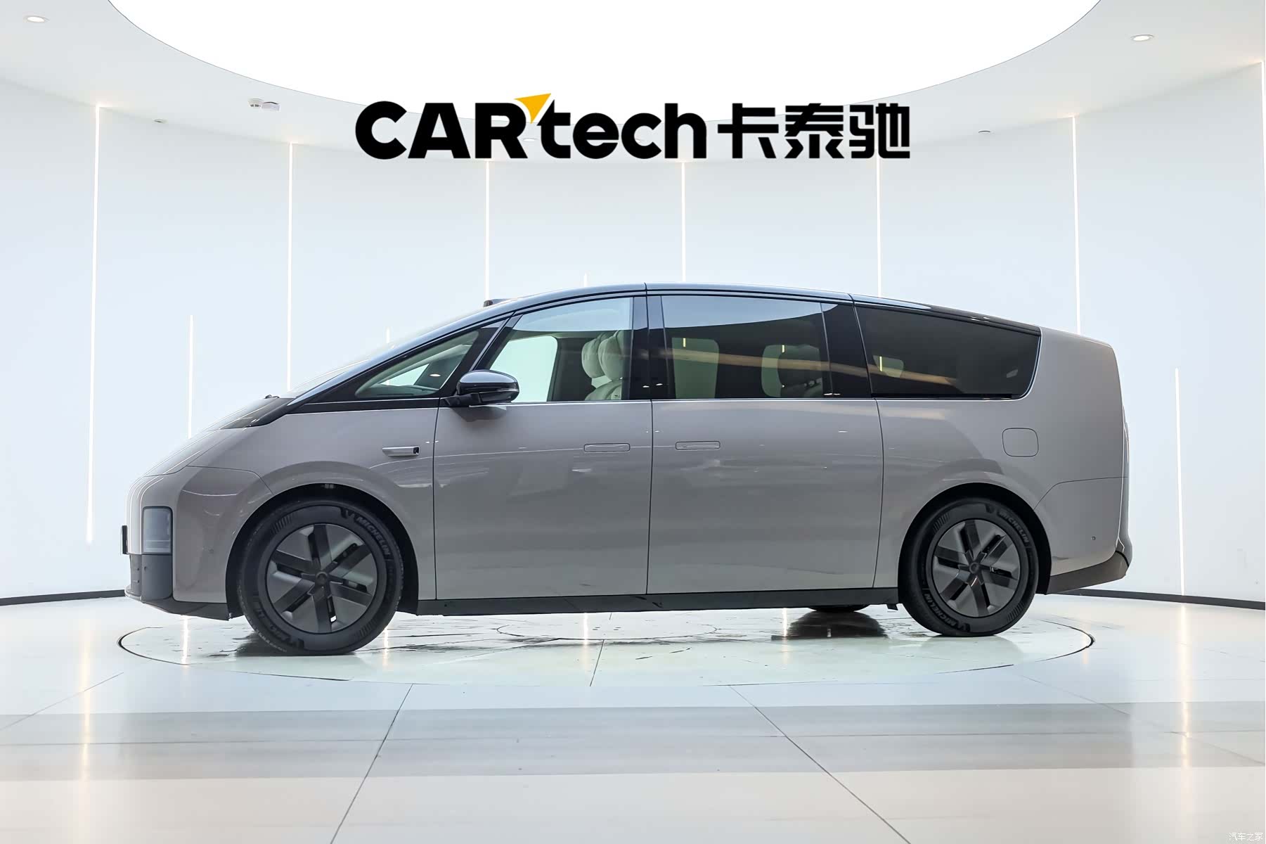 Li Auto MEGA, 2025 8