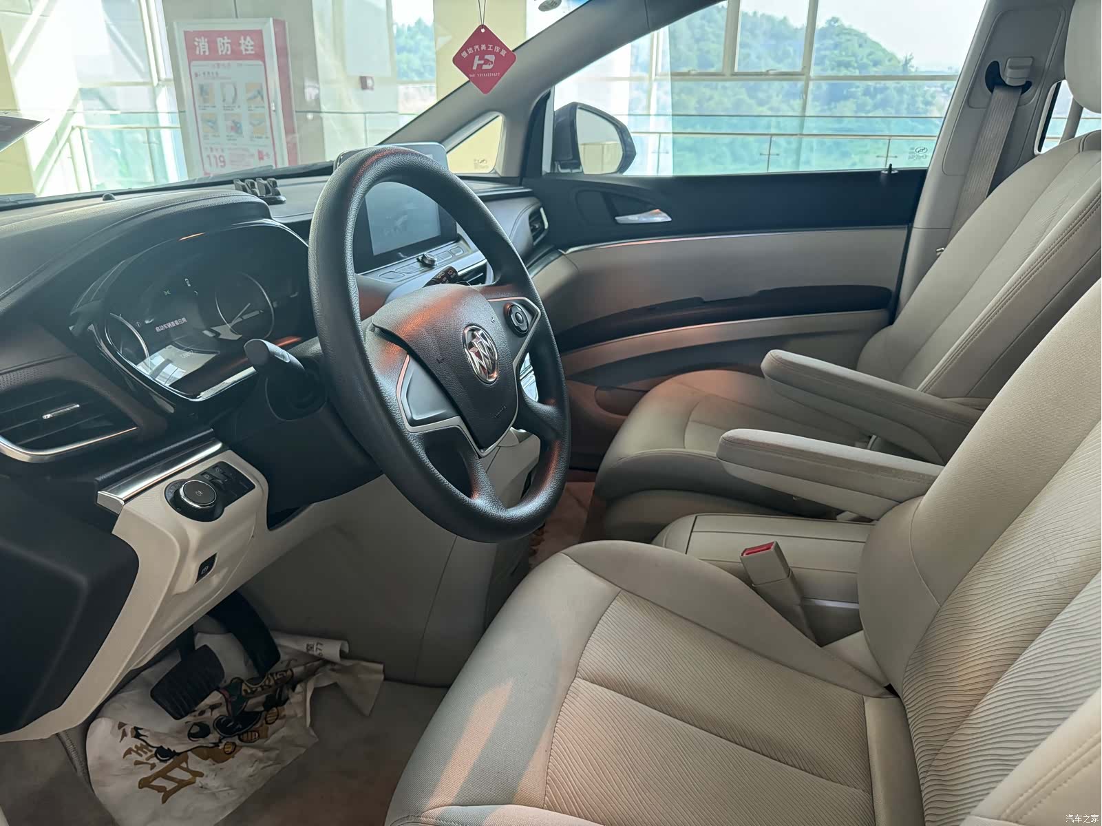 Buick GL8, 2022 4