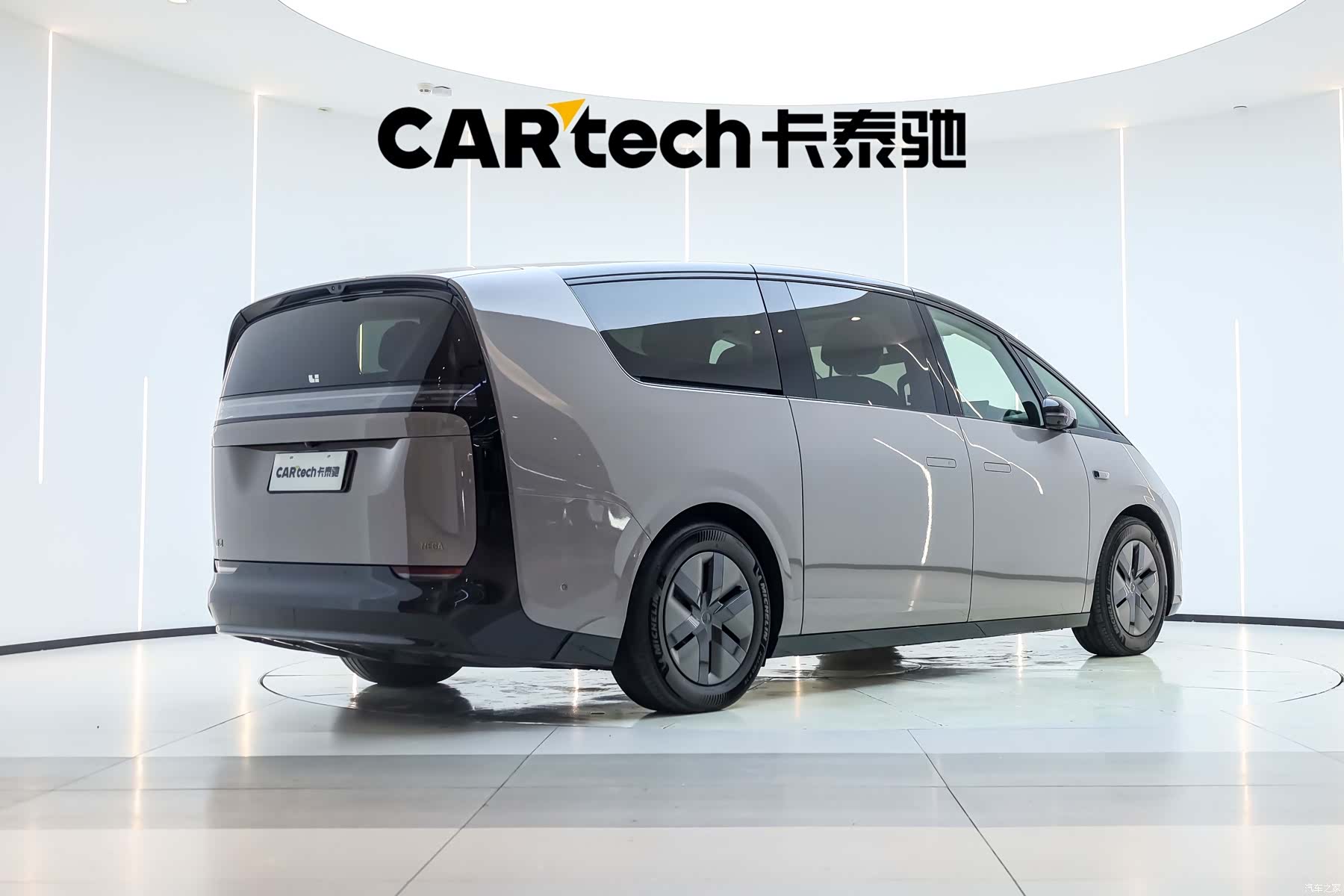 Li Auto MEGA, 2025 7